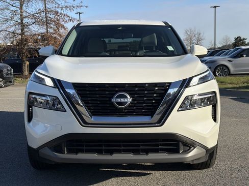 Used 2023 Nissan Rogue SV image 8