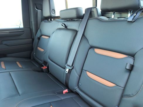 Used 2024 GMC Sierra 2500 AT4 w/ AT4 Premium Plus Package image 11