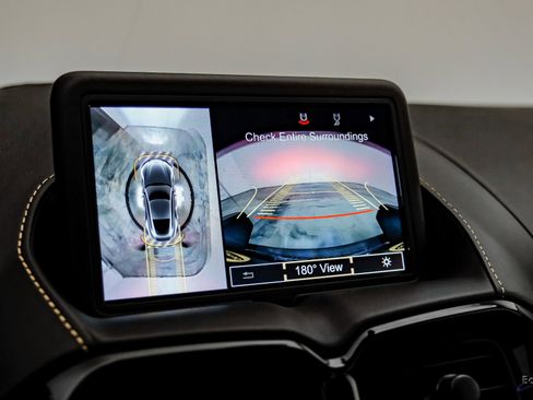 Used 2020 Aston Martin V8 Vantage Coupe image 57