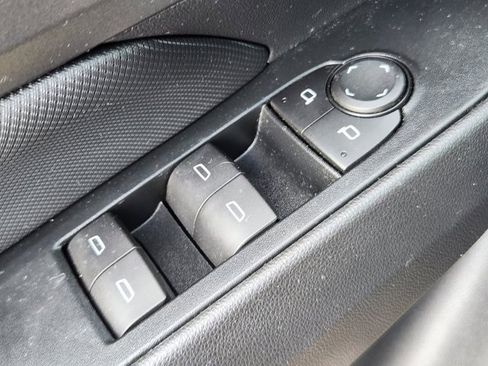 Used 2025 Chevrolet Equinox EV LT image 21