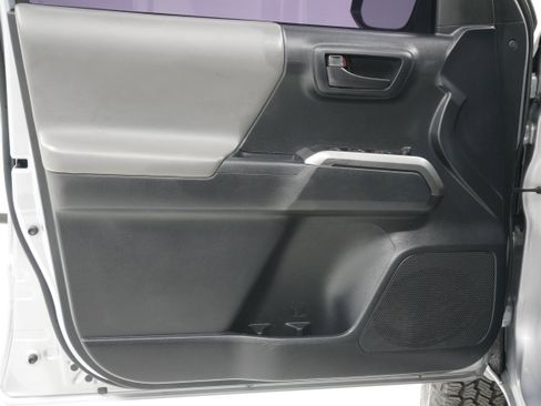 Used 2019 Toyota Tacoma SR5 image 15