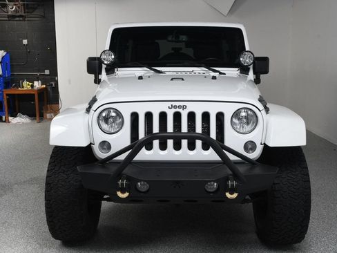 Used 2014 Jeep Wrangler Unlimited Sahara AWD/4WD image 3