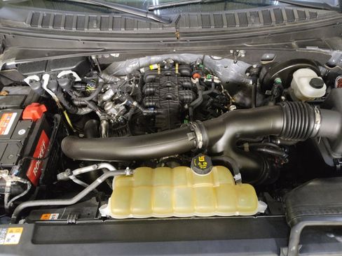 Used 2021 Ford Expedition XLT image 30