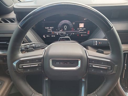 Used 2025 GMC Yukon Denali Ultimate image 32