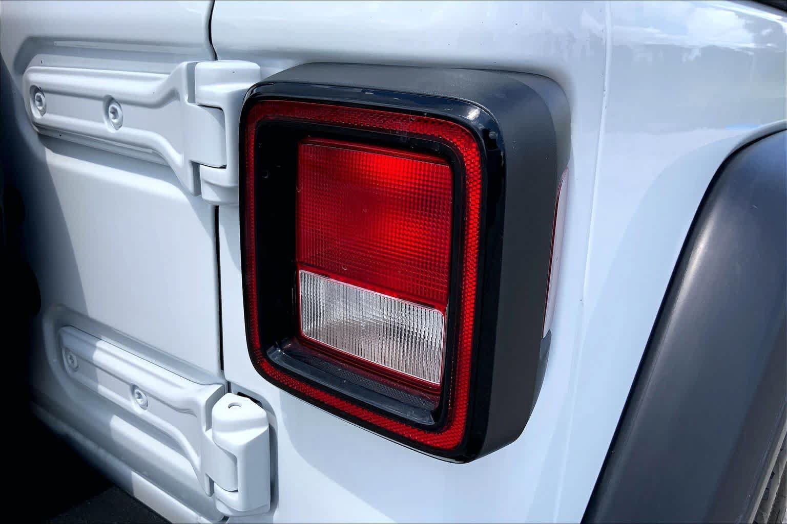 Used 2024 Jeep Wrangler Sport AWD/4WD image 30