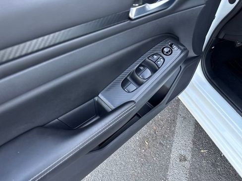 Used 2025 Nissan Altima 2.5 SV image 11