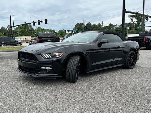 Used 2017 Ford Mustang GT Premium w/ Equipment Group 401A RWD image 2
