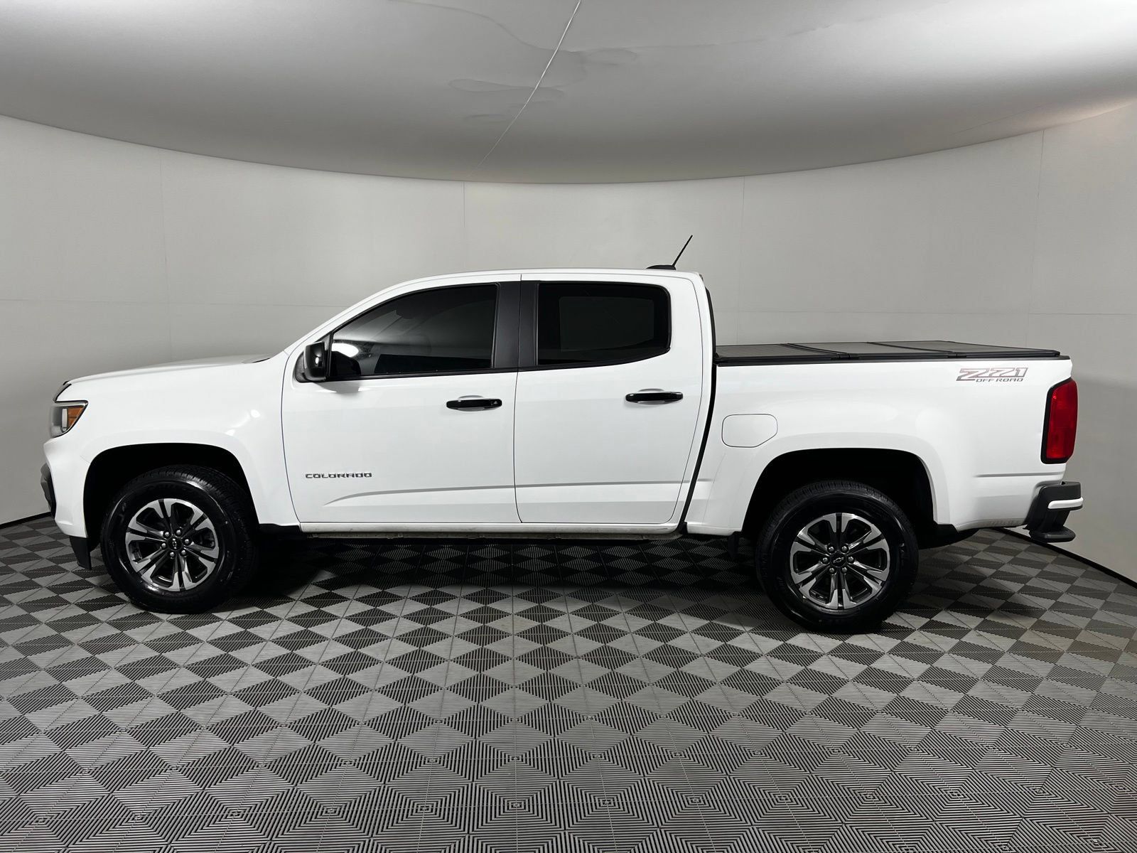 Used 2021 Chevrolet Colorado Z71 AWD/4WD image 8