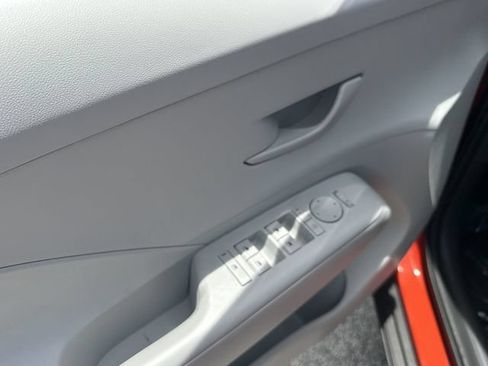 Used 2025 Hyundai Kona SEL FWD image 16
