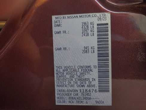 Used 2024 Nissan Altima 2.5 SV FWD image 33