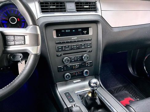 Used 2014 Ford Mustang GT Premium w/ Comfort Package RWD image 9