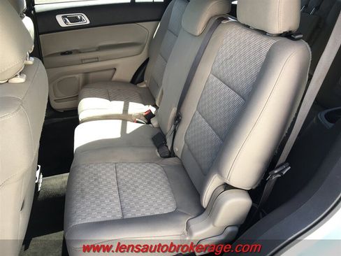 Used 2013 Ford Explorer XLT FWD image 16