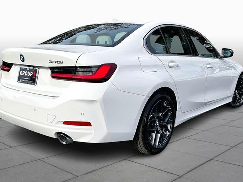 Used 2025 BMW 330i Sedan w/ Premium Package image 11