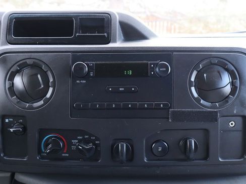 Used 2013 Ford E-250 and Econoline 250 image 29