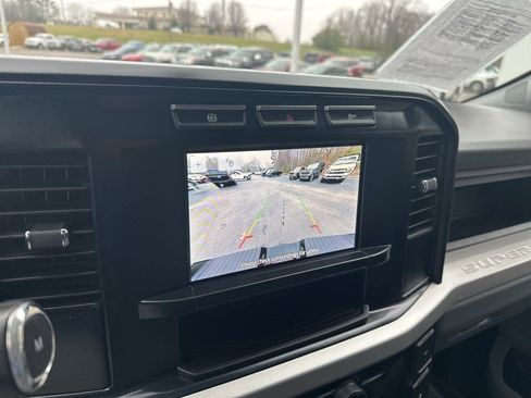 Used 2024 Ford F250 XL w/ XL Chrome Package image 27