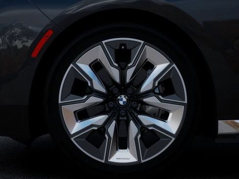 Used 2026 BMW i7 xDrive60 w/ Premium Package RWD image 34