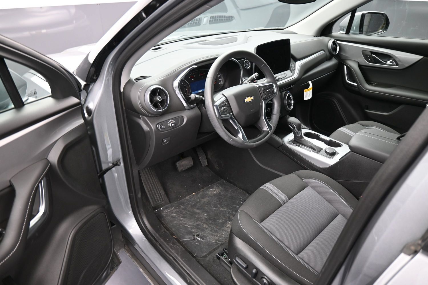 Used 2026 Chevrolet Blazer LT FWD image 12