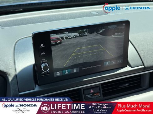 Used 2025 Honda Pilot Touring image 13