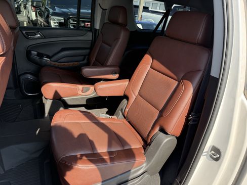 Used 2019 Chevrolet Suburban Premier w/ Premier Plus Edition RWD image 33
