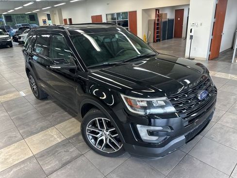 Used 2017 Ford Explorer Sport w/ Equipment Group 401A AWD/4WD image 8