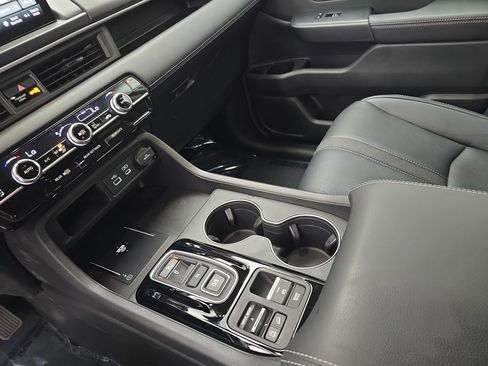 Certified 2025 Honda Pilot EX-L image 23