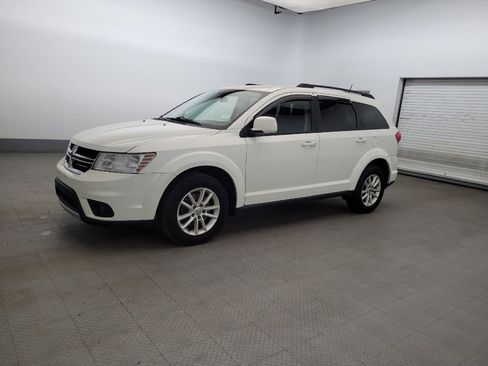 Used 2017 Dodge Journey SXT w/ Comfort/Convenience Group AWD/4WD image 2