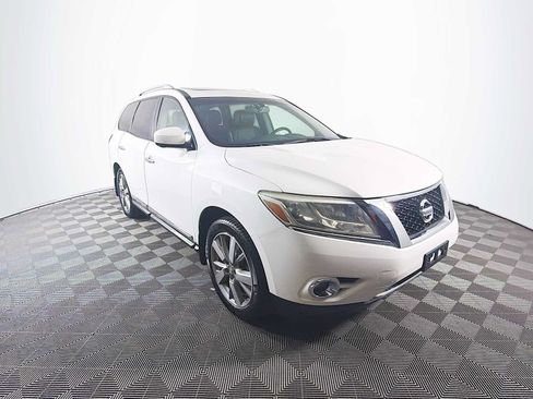 Used 2013 Nissan Pathfinder Platinum w/ Platinum Premium Pkg AWD/4WD image 3