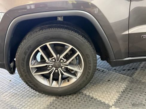 Used 2020 Jeep Grand Cherokee Limited AWD/4WD image 9