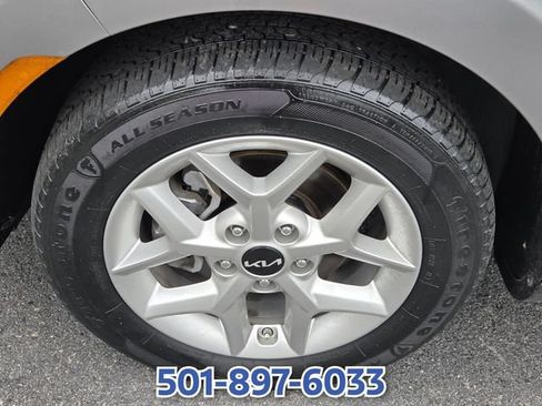Used 2023 Kia Soul LX w/ LX Technology Package FWD image 16