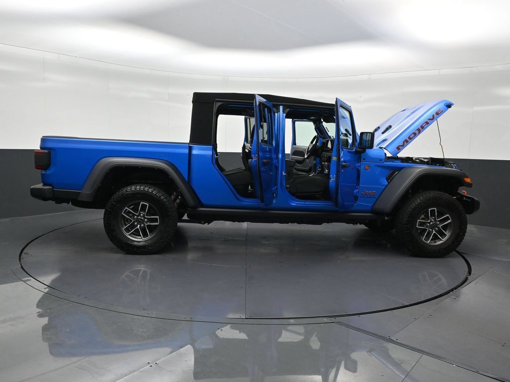 Used 2024 Jeep Gladiator Mojave AWD/4WD image 33
