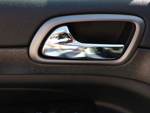 Used 2018 Jeep Grand Cherokee Laredo image 10