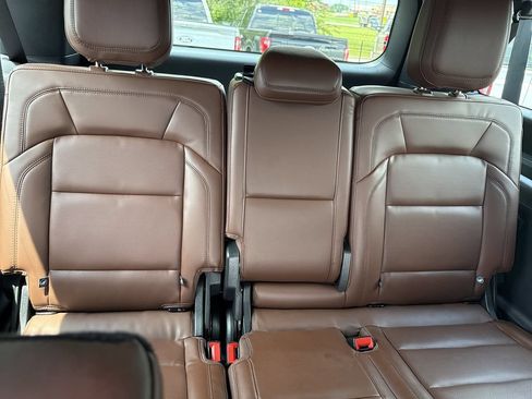 Used 2025 Lincoln Navigator L Reserve AWD/4WD image 16