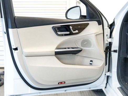 Used 2025 Mercedes-Benz C 300 Sedan image 12