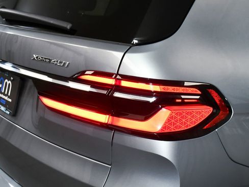 Used 2024 BMW X7 xDrive40i AWD/4WD image 93