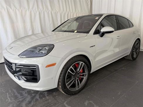 New 2026 Porsche Cayenne Turbo AWD/4WD image 1