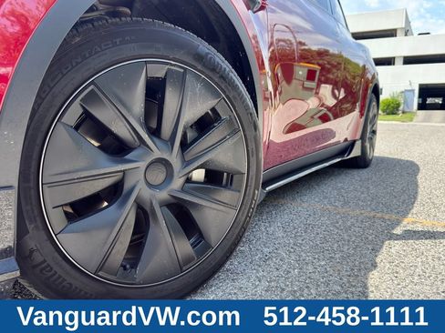 Used 2025 Tesla Model Y Long Range RWD image 4