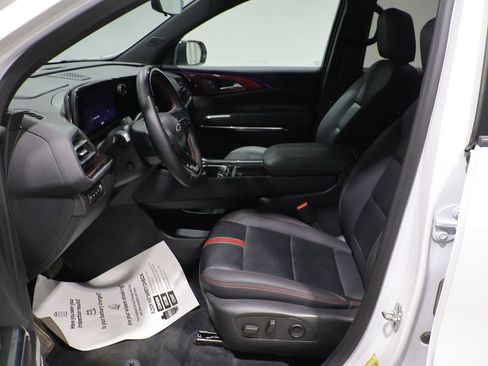 Used 2024 Chevrolet Traverse RS w/ LPO, Floor Liner Package AWD/4WD image 10