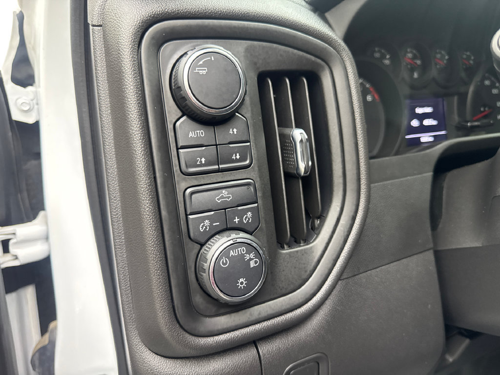 Used 2024 Chevrolet Silverado 1500 Custom Trail Boss AWD/4WD image 59