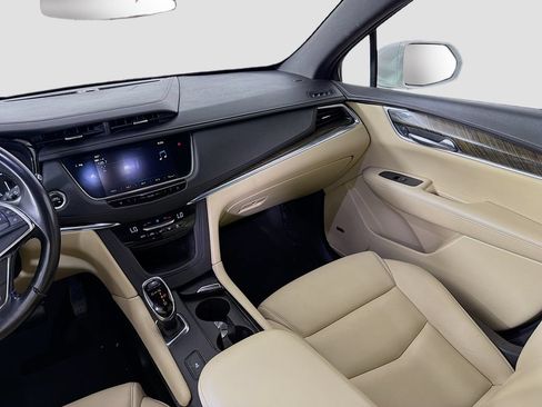 Used 2019 Cadillac XT5 FWD image 26