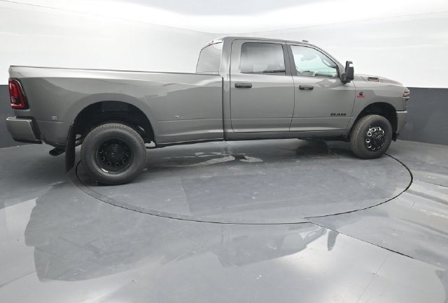 New 2026 RAM 3500 Big Horn AWD/4WD image 7