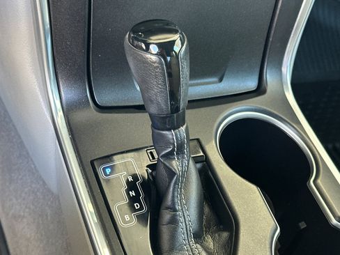 Used 2017 Toyota Camry XLE w/ Moonroof Package FWD image 25