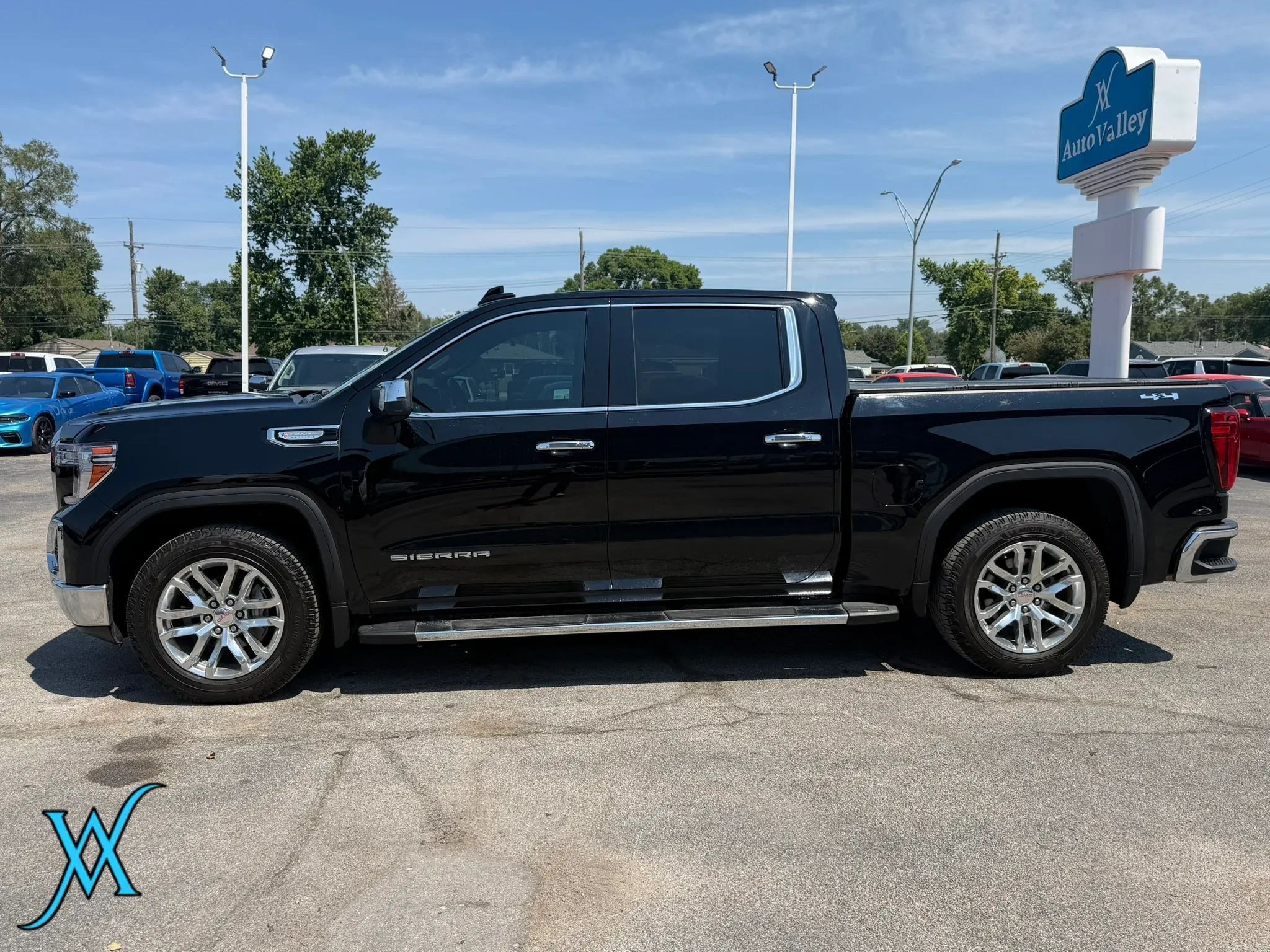Used 2020 GMC Sierra 1500 SLT AWD/4WD image 4