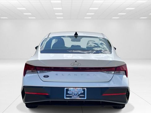 Certified 2025 Hyundai Elantra SEL FWD image 5
