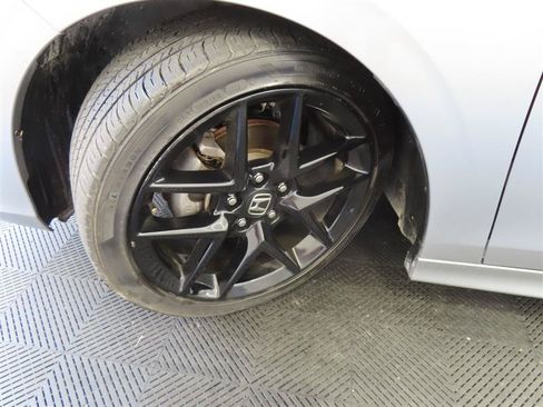 Used 2024 Honda Civic Sport image 9