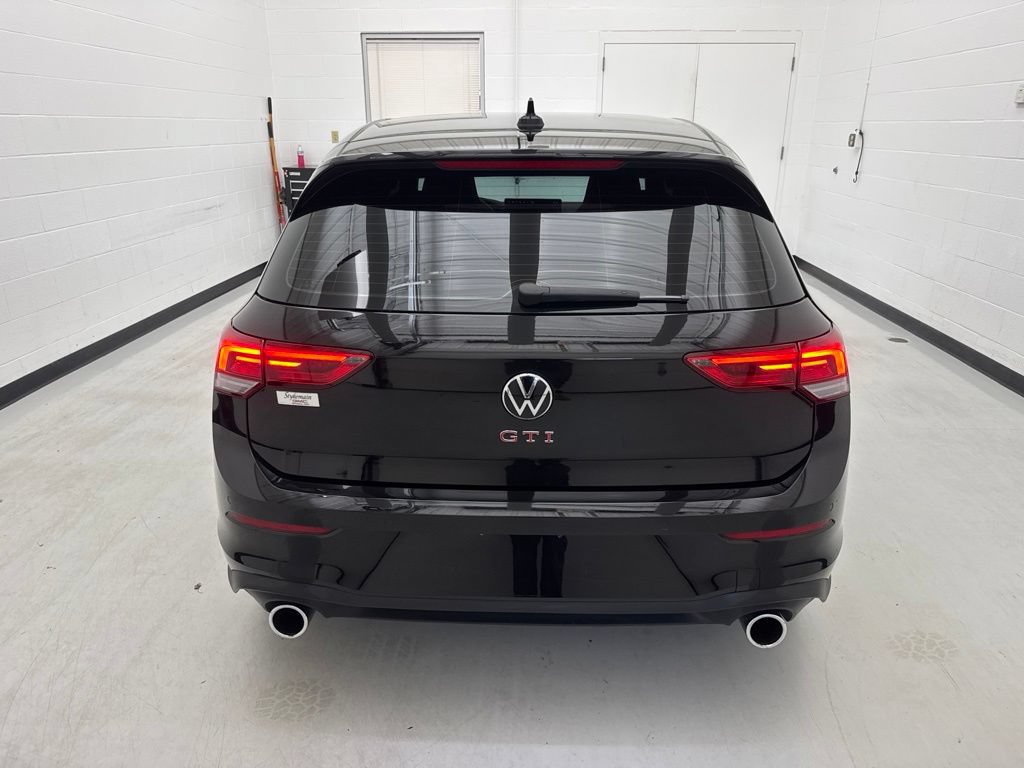 Used 2025 Volkswagen GTI SE FWD image 5
