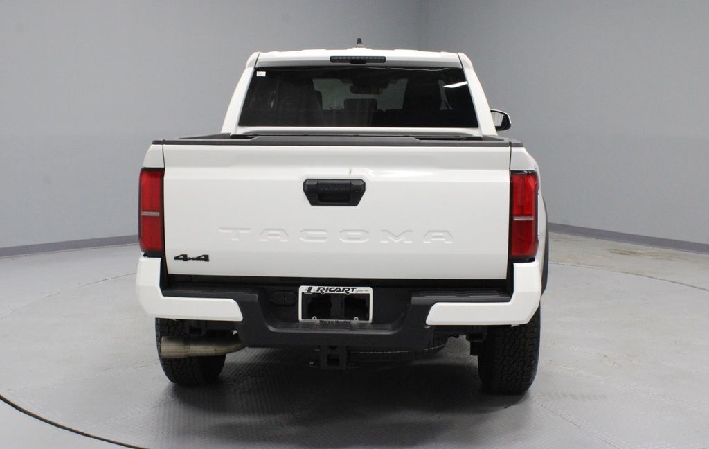 Used 2025 Toyota Tacoma TRD Off-Road AWD/4WD image 9