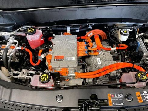 Used 2023 Chevrolet Bolt EUV Premier FWD image 29