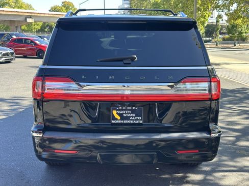 Used 2018 Lincoln Navigator L Black Label w/ Cargo Package AWD/4WD image 10