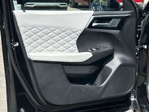 Used 2023 Mitsubishi Outlander SEL image 15