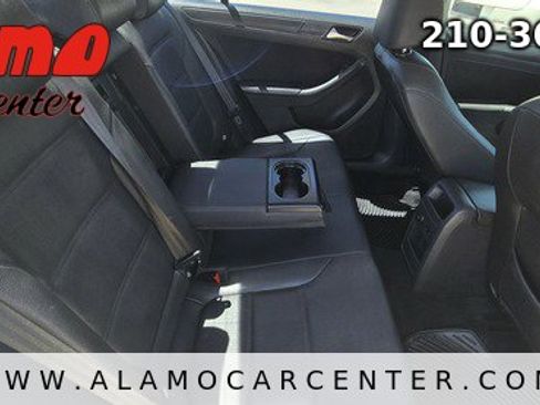 Used 2011 Volkswagen Jetta SE image 21